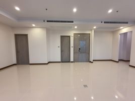3 Bedroom Penthouse for rent at Supalai Oriental Sukhumvit 39, Khlong Tan Nuea