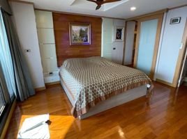 2 Bedroom Apartment for rent at Nusa State Tower Condominium, Si Lom