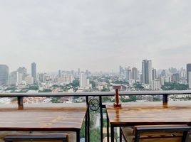 2 Bedroom Apartment for sale at Royce Private Residences, Khlong Toei Nuea