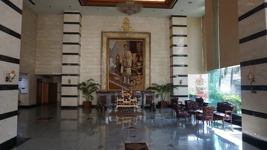 图片 1 of the Reception / Lobby Area at Las Colinas