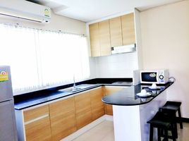 2 спален Кондо в аренду в Charming Resident Ekkamai , Phra Khanong Nuea