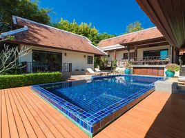 3 Schlafzimmer Villa zu vermieten im Nai Harn Baan Bua, Rawai