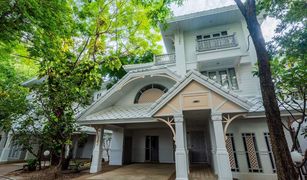 4 Bedrooms House for sale in Thanon Nakhon Chaisi, Bangkok 