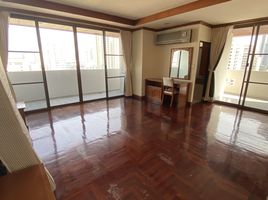 3 спален Квартира в аренду в Sriratana Mansion 2, Khlong Toei Nuea
