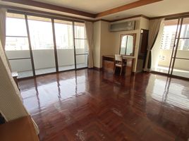 3 Schlafzimmer Appartement zu vermieten im Sriratana Mansion 2, Khlong Toei Nuea