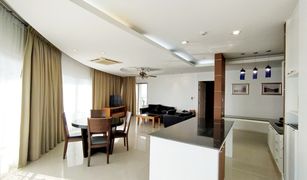 芭提雅 农保诚 Royal Beach Condotel Pattaya 2 卧室 公寓 售 