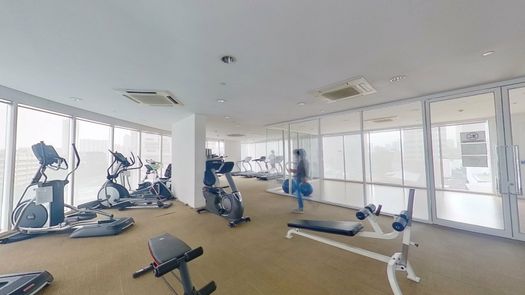 3D视图 of the Communal Gym at Villa Rachatewi