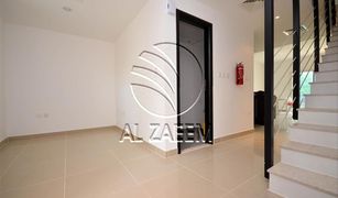 2 Schlafzimmern Appartement zu verkaufen in Al Reef Villas, Abu Dhabi Contemporary Style