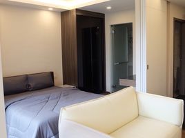1 Bedroom Condo for sale at The Remarkable Soonvijai 2, Bang Kapi, Huai Khwang, Bangkok