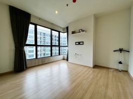 2 Bedroom Apartment for sale at The Base Chaengwattana, Khlong Kluea