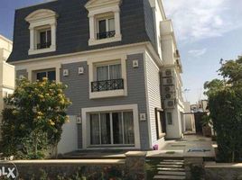 6 Bedroom House for sale at Mountain View Chill Out Park, Northern Expansions, 6 October City, Giza