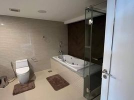 3 Schlafzimmer Wohnung zu verkaufen im Nusa State Tower Condominium, Si Lom