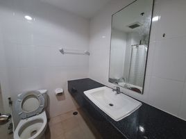 Studio Condo for rent at Platinum Suites Condominiums, Nong Prue