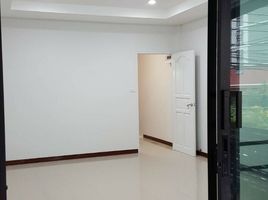 2 Bedroom Townhouse for sale in Nonthaburi, Bang Khen, Mueang Nonthaburi, Nonthaburi