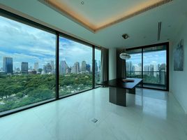 2 Bedroom Apartment for rent at Sindhorn Tonson , Lumphini