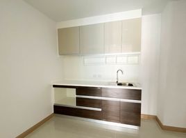 1 Bedroom Apartment for sale at Supalai Riva Grande, Chong Nonsi