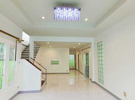 3 Bedroom House for sale in Paradise Park Shopping Center, Nong Bon, Nong Bon