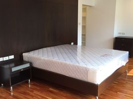2 Bedroom Apartment for rent at Mela Mansion, Khlong Toei Nuea
