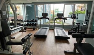 1 Bedroom Condo for sale in Huai Khwang, Bangkok Zenith Place at Huay Kwang