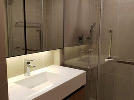 1 Schlafzimmer Wohnung zu vermieten im Na Vara Residence, Lumphini, Pathum Wan, Bangkok