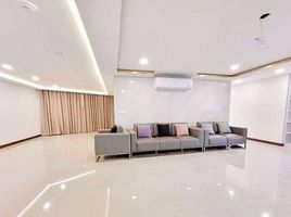 3 Bedroom Condo for rent at President Park Sukhumvit 24, Khlong Tan