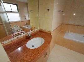 2 спален Кондо в аренду в Pavilion Place, Khlong Tan