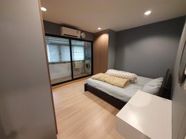 2 Bedroom Condo for sale at W.P. Central Condominium, Chomphon, Chatuchak