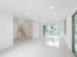 4 спален Дом на продажу в Chaiyapruek Bangyai, Sao Thong Hin, Bang Yai, Нонтабури