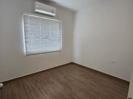 3 Schlafzimmer Reihenhaus zu verkaufen im VENUE 24 Ratchaphruek, Om Kret