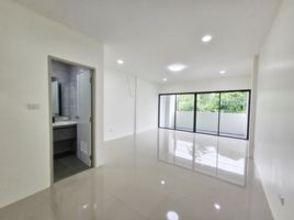 2 Bedroom Townhouse for sale in Khlong Kum, Bueng Kum, Khlong Kum