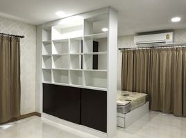 1 Schlafzimmer Wohnung zu verkaufen im The One Plus Srinakarin, Hua Mak
