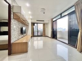 1 Bedroom Condo for sale at J.C. Tower, Khlong Tan Nuea