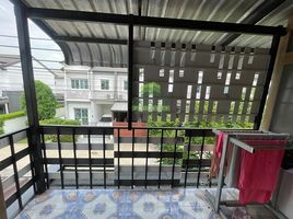 3 Bedroom Townhouse for sale at Lio Nov Donmueng, Don Mueang