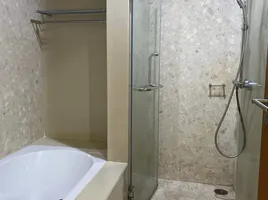 1 спален Кондо в аренду в Chatrium Residence Riverside, Wat Phraya Krai