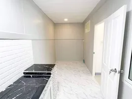 3 Bedroom Townhouse for sale in Khlong Bang Phai MRT, Bang Rak Phatthana, Bang Rak Phatthana