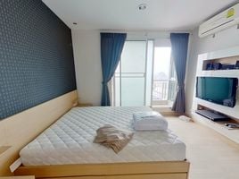 1 Bedroom Apartment for sale at Rhythm Ratchada, Huai Khwang