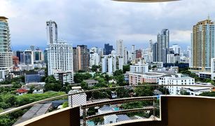 3 Bedrooms Condo for sale in Khlong Tan Nuea, Bangkok Piyathip Place