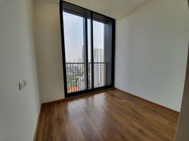 2 Schlafzimmer Appartement zu vermieten im Noble Around Sukhumvit 33, Khlong Tan Nuea