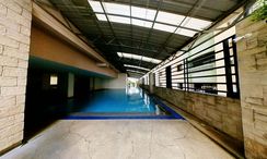 Фото 2 of the Communal Pool at Top View Tower