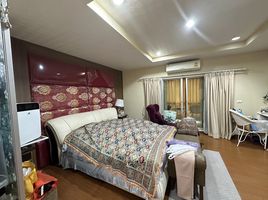 4 Bedroom Villa for sale at Baan Klang Krung (The Royal Viena Ratchavipha), Chatuchak