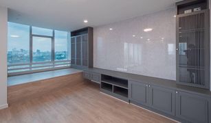 2 Bedrooms Condo for sale in Lat Yao, Bangkok Sarin Place