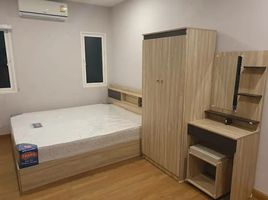 6 Bedroom House for rent at Centro Watcharapol, O Ngoen, Sai Mai