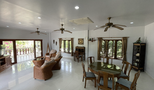 3 Schlafzimmern Villa zu verkaufen in Na Mueang, Koh Samui 
