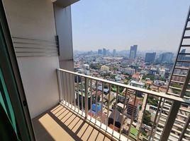 2 Bedroom Condo for sale at The Line Phahonyothin Park, Chomphon