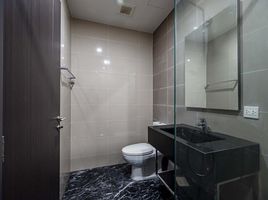 2 спален Кондо в аренду в Edge Sukhumvit 23, Khlong Toei Nuea