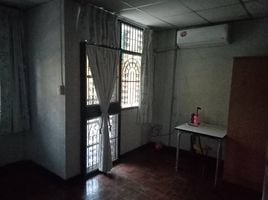 2 Schlafzimmer Villa zu verkaufen in Phra Khanong, Bangkok, Bang Chak