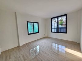 3 Bedroom Townhouse for sale at Chok Thip Villa, Chalong