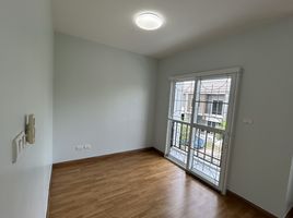 3 Bedroom Townhouse for sale at The Colors Wongwaen-Ramintra 2, Bang Chan, Khlong Sam Wa, Bangkok