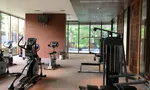 Communal Gym at ดิ เอ็มโพริโอ เพลส