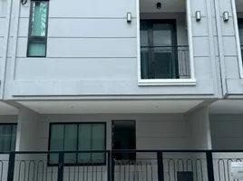 3 Bedroom Townhouse for sale at Greatier Town Bangna - Theparak, Bang Phli Yai